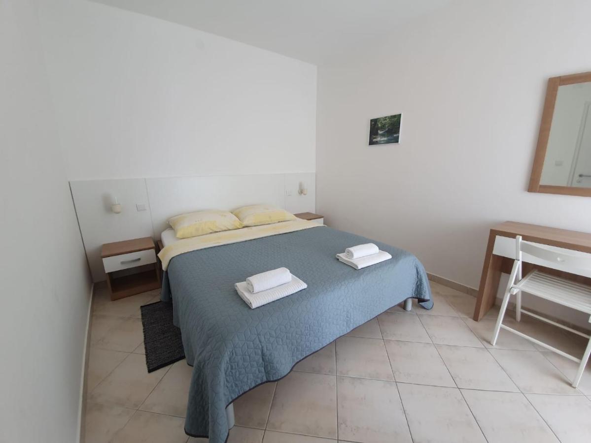 Apartmani Plaza セルツェ エクステリア 写真