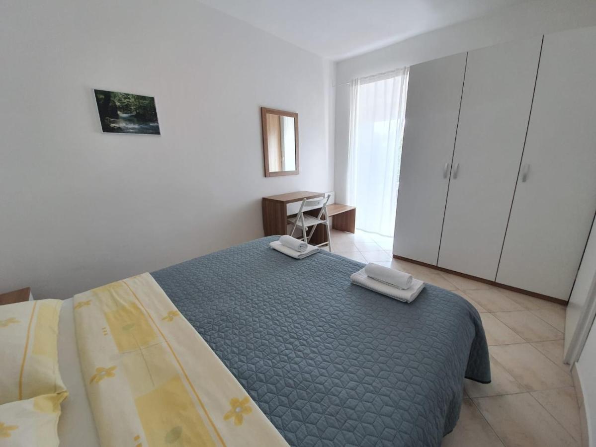 Apartmani Plaza セルツェ エクステリア 写真