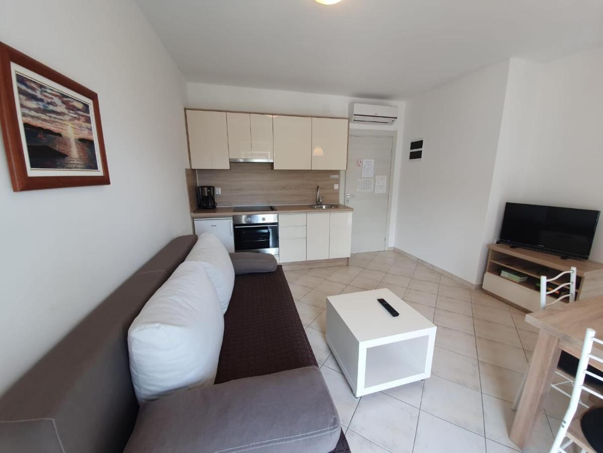 Apartmani Plaza セルツェ エクステリア 写真