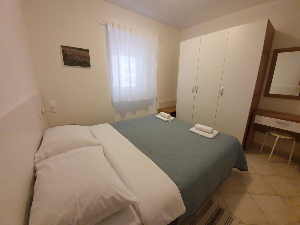 Apartmani Plaza セルツェ エクステリア 写真